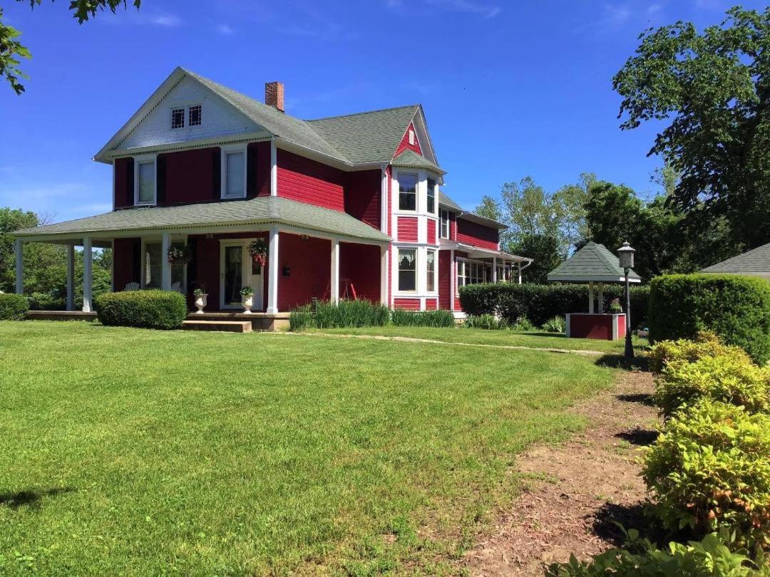 Plain&Fancy Bed&Breakfast Ironton Exterior foto